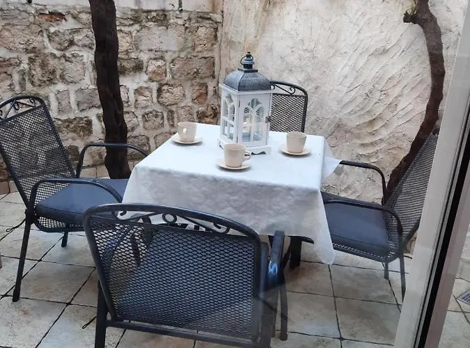 Old Town Rab Ivana *