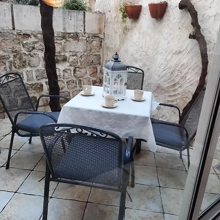 Old Town Rab Ivana *