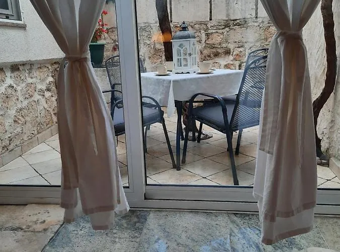 Old Town Rab Ivana شقة راب